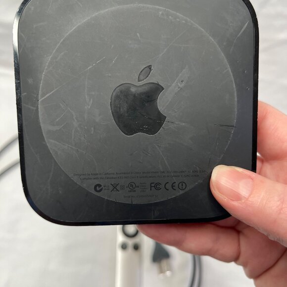 Apple TV 3rd Gen A1469 1080p HD Streaming Box W/ Remote & Power Cord - Picture 5 of 10